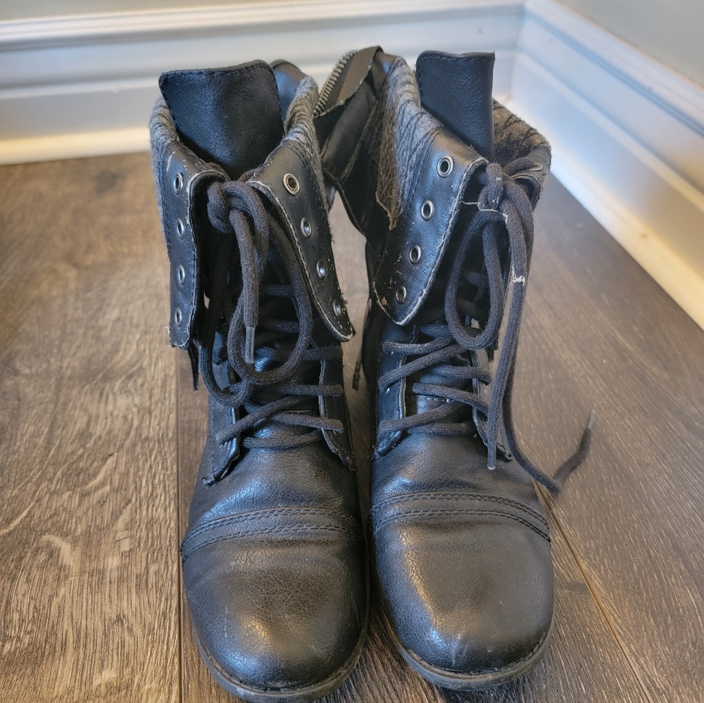 Aeropostale adjustable ankle boots